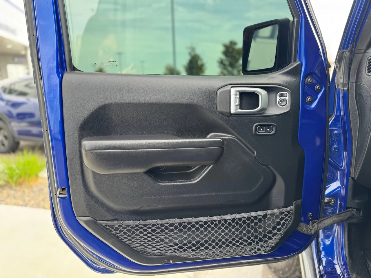 Used 2019 Ocean Blue Metallic Clearcoat Jeep Sport S image 9