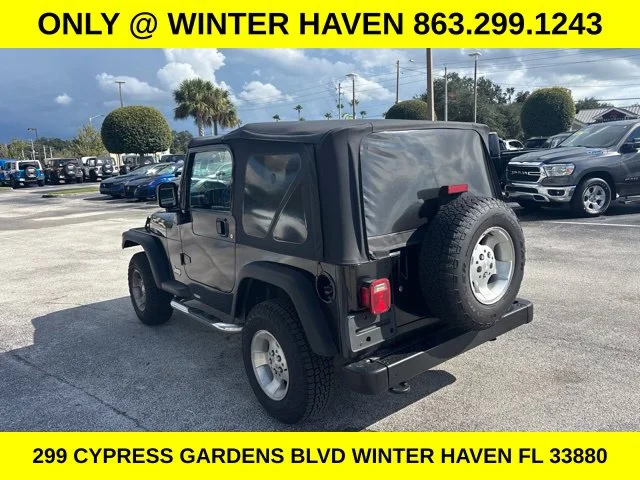 Used 2004 Black Jeep X image 5