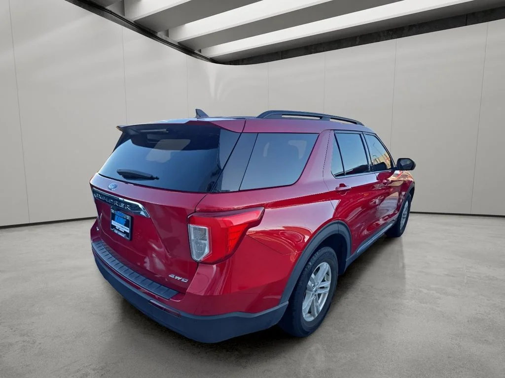 Used 2021 Rapid Red Metallic Tinted Clearcoat Ford XLT image 5