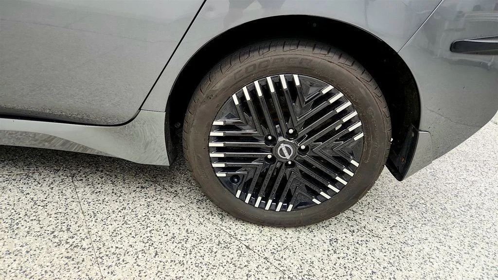 Used 2023 Gun Metallic Nissan SV PLUS Hatchback image 9