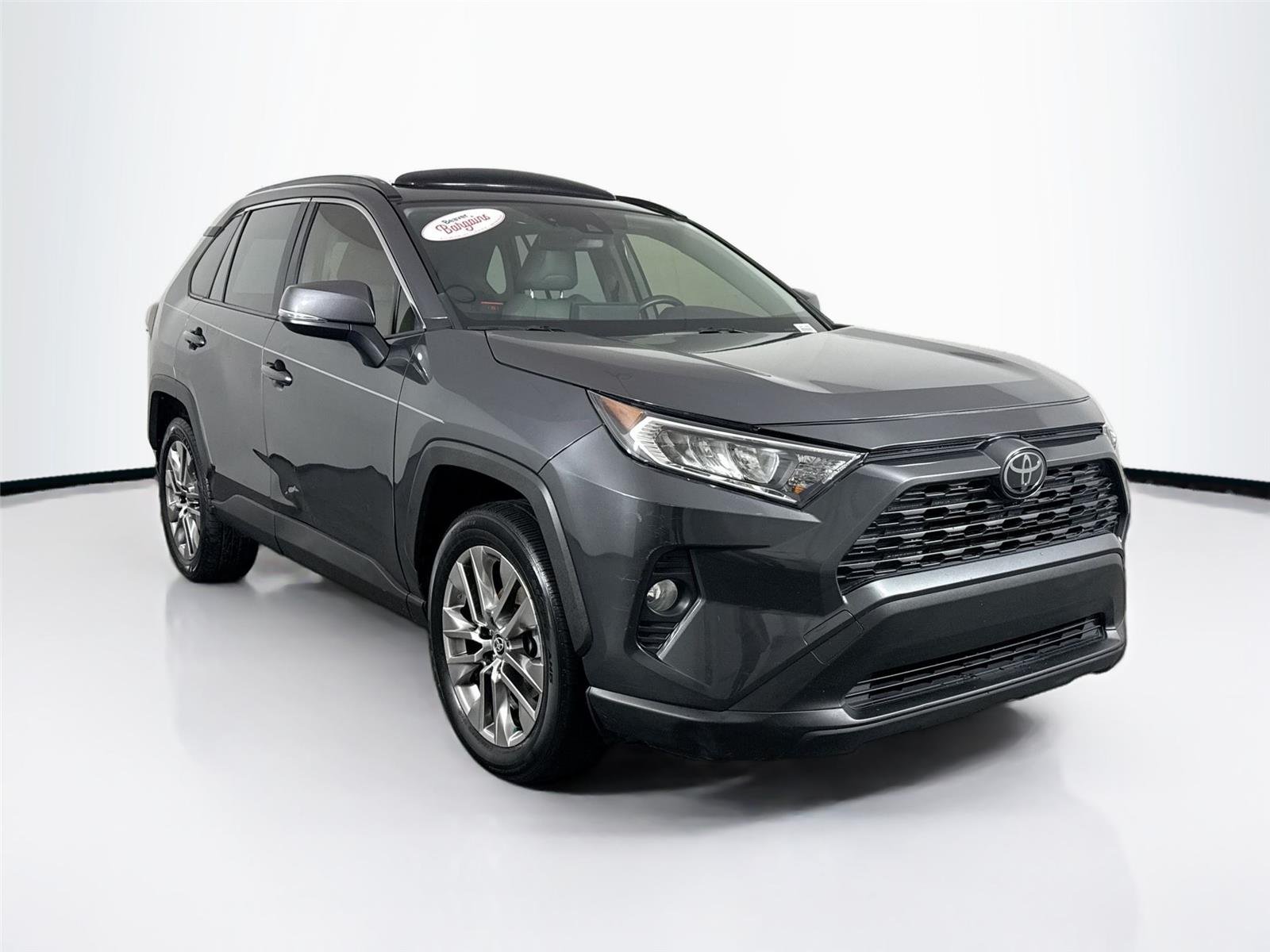 Used 2020 Magnetic Gray Metallic Toyota XLE Premium image 9