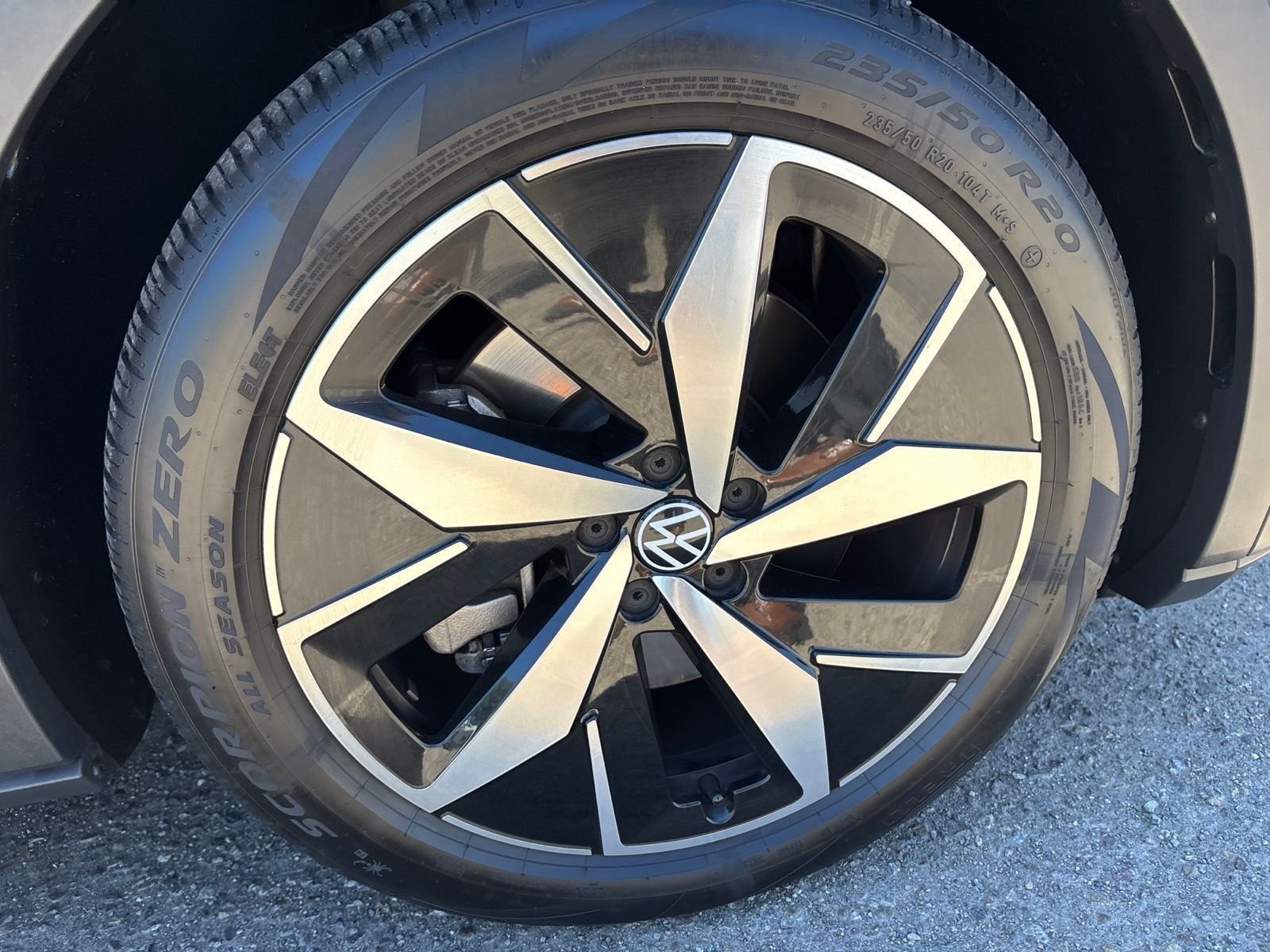 Certified Used 2025 Black Volkswagen Pro S image 5