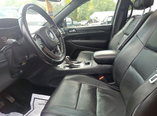 Used 2020 Diamond Black Crystal Pearlcoat Jeep Overland image 3