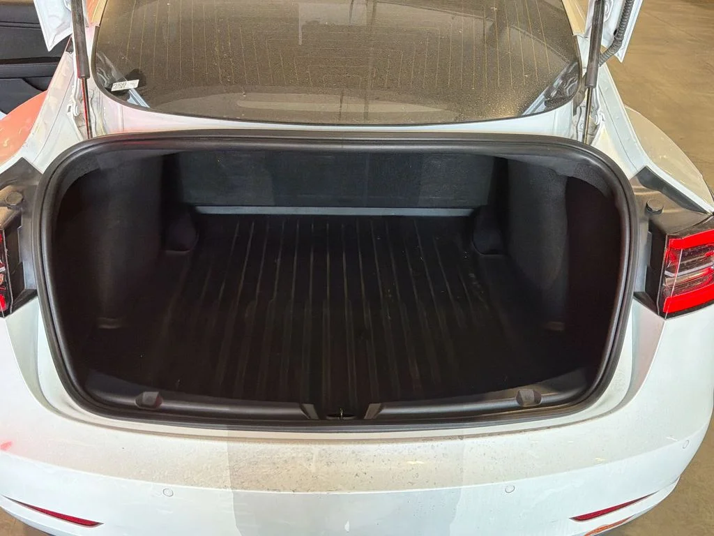 Used 2019 White Tesla Standard Range Plus image 21