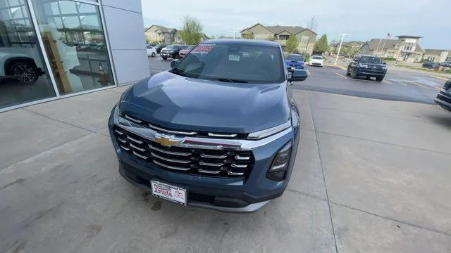 Used 2025 Blue Chevrolet LT image 5