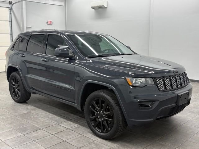 Used 2018 Black Jeep Altitude image 1