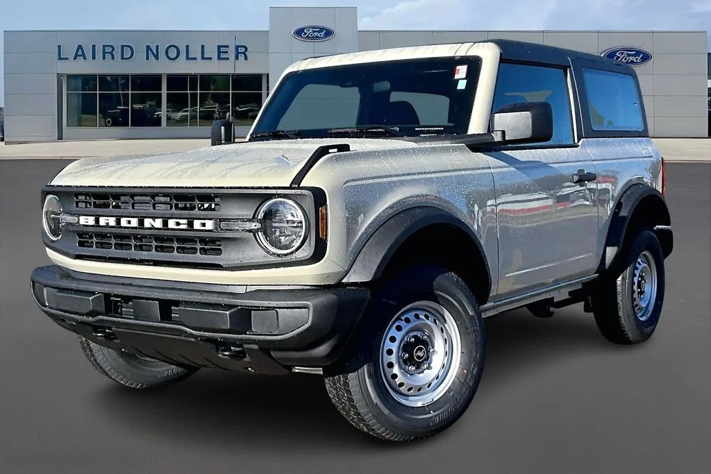 2025 Ford Bronco Base 4x4's photo