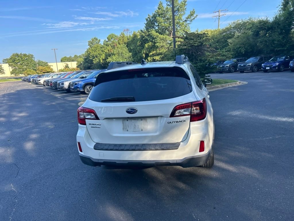 Used 2016 White Subaru 2.5i Premium image 4