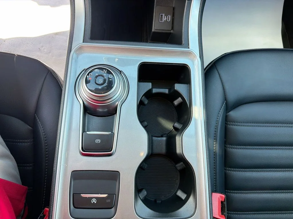 Used 2024 White Ford SEL image 26