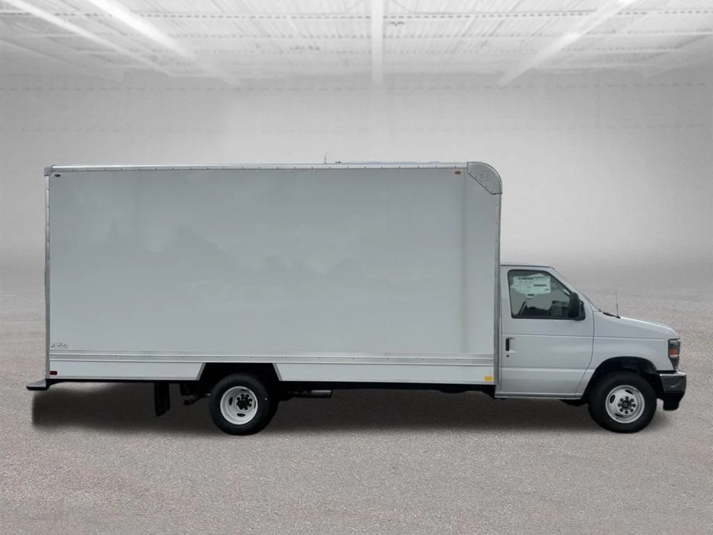 New 2027 Oxford White Ford E-450 DRW image 2