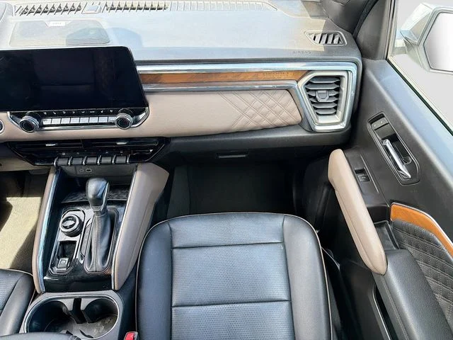 Used 2023 White GMC Denali image 18
