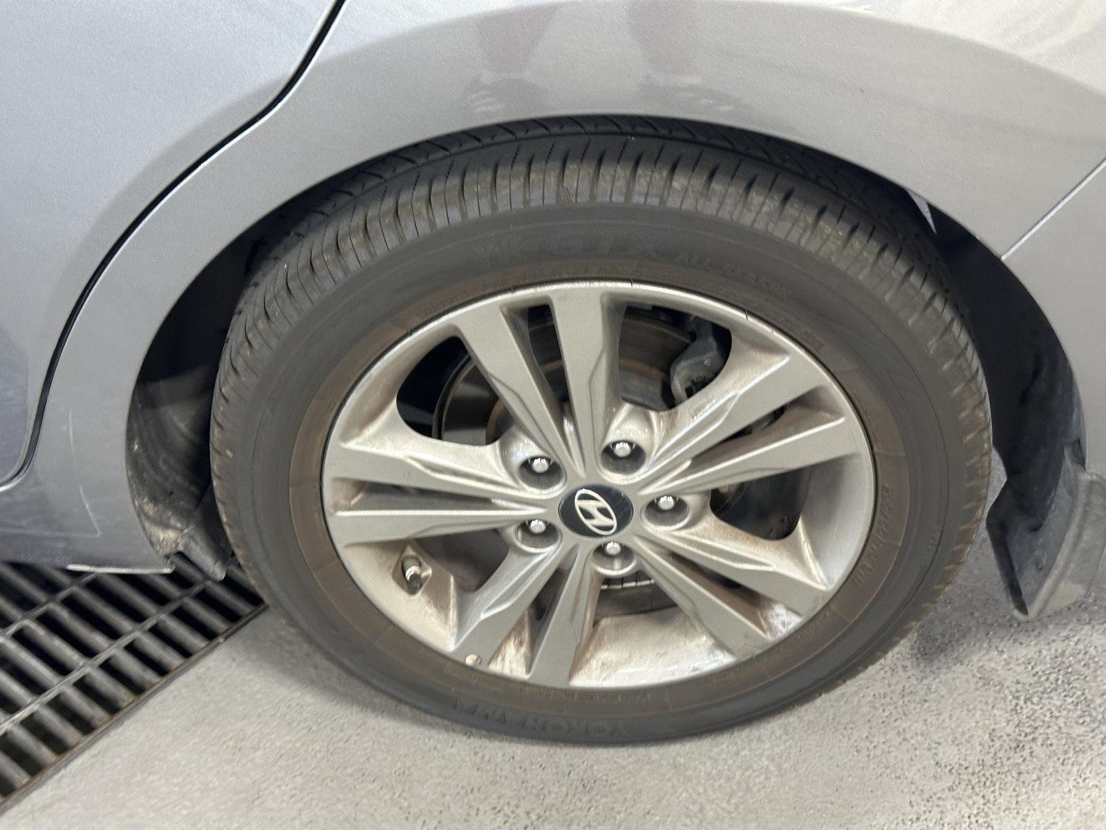 Used 2018 Machine Gray Hyundai SEL image 14