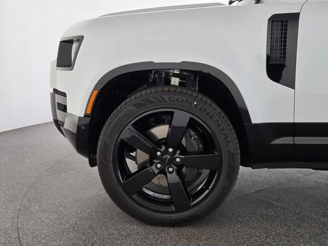 New 2026 Fuji White Land Rover X-Dynamic SE image 9