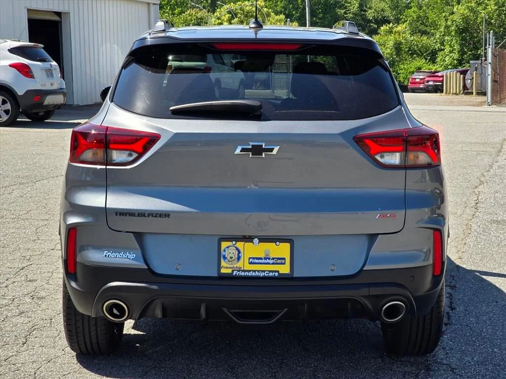Used 2021 SATIN STEEL METALLIC Chevrolet RS image 25