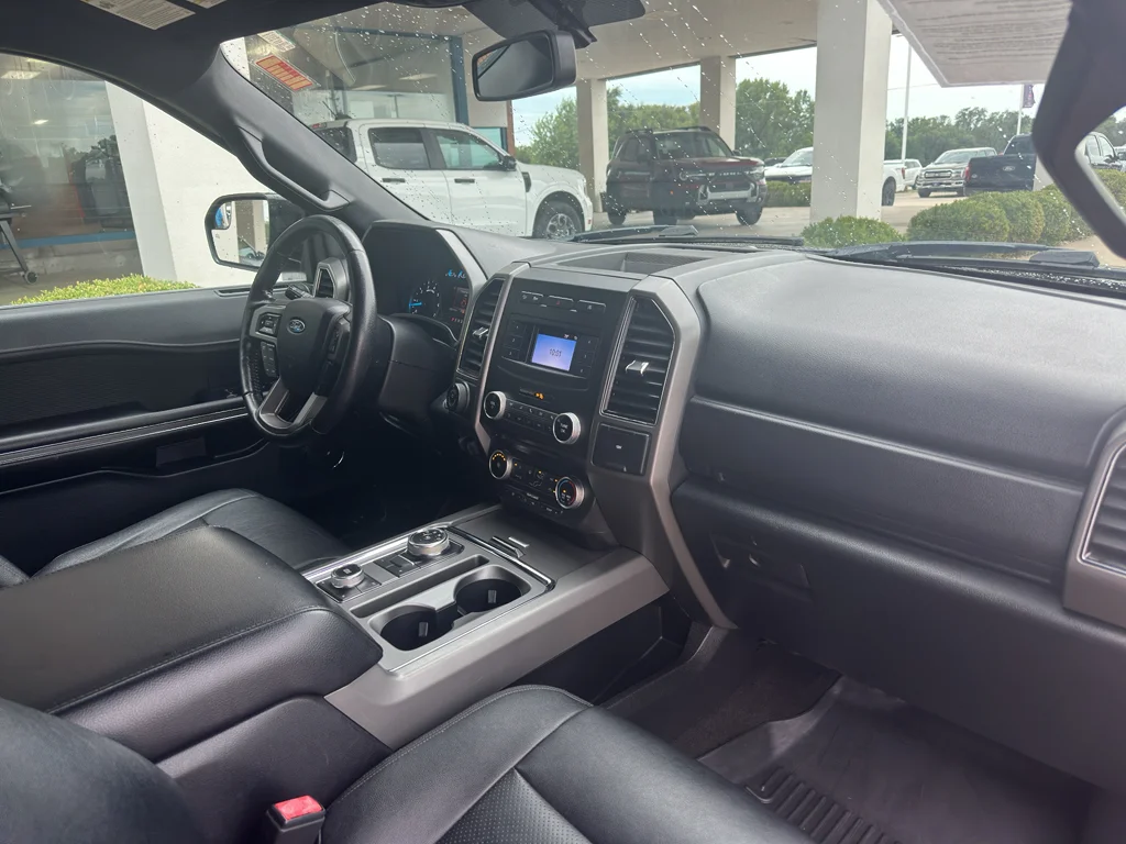 Used 2018 Shadow Black Ford XLT image 25