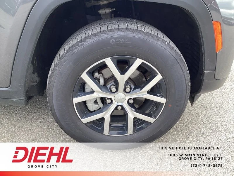 Used 2025 Gray Jeep Limited image 9