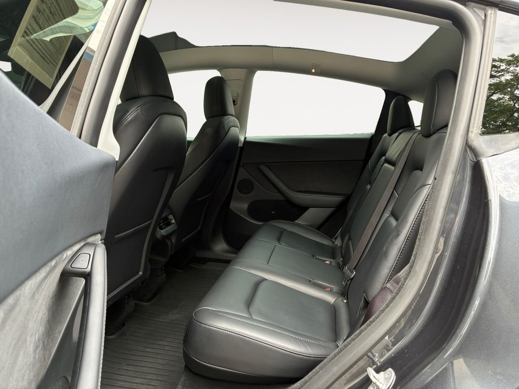Used 2024  Tesla Long Range image 13