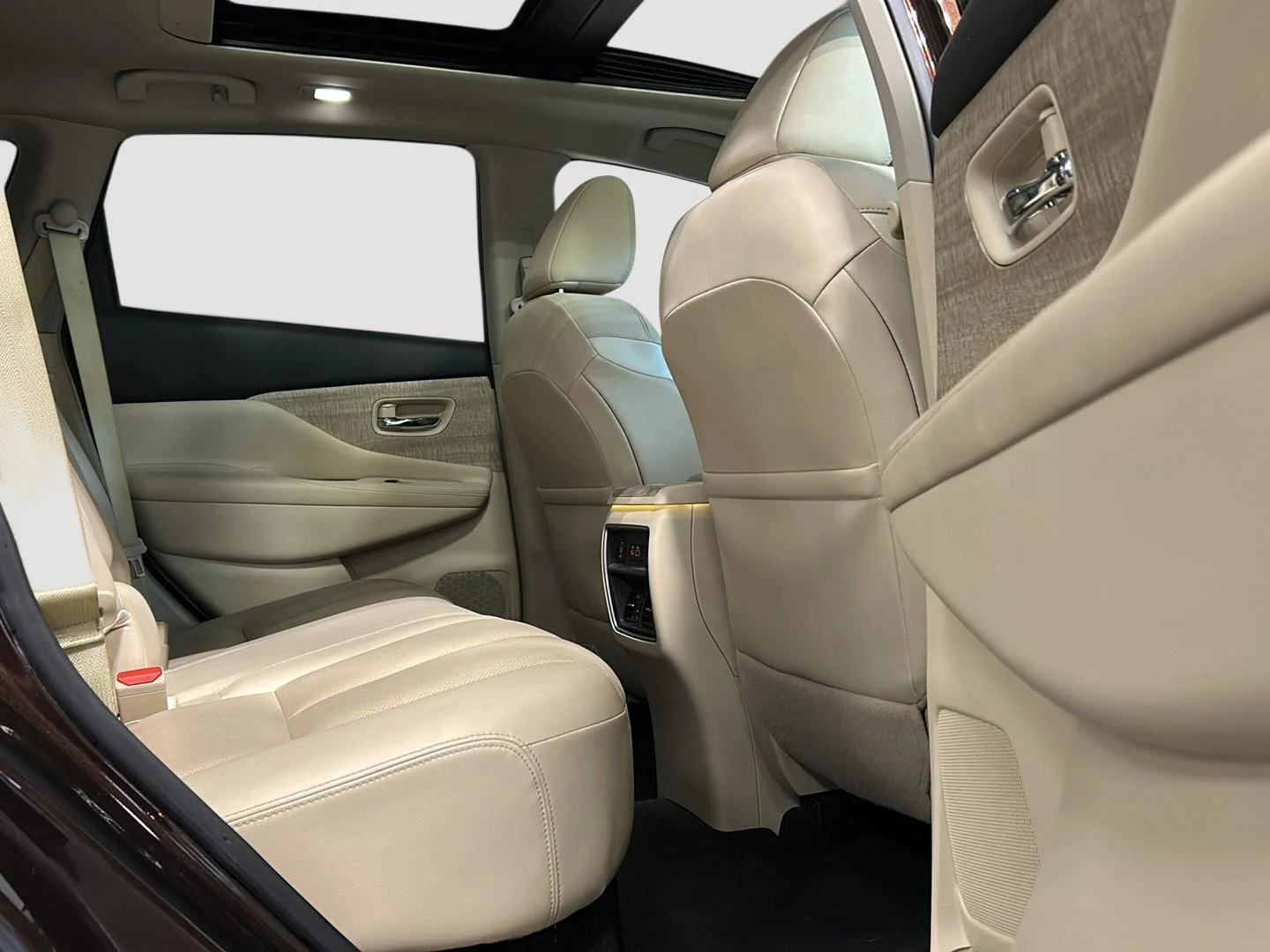 Used 2019 Mocha Almond Pearl Nissan SL image 4