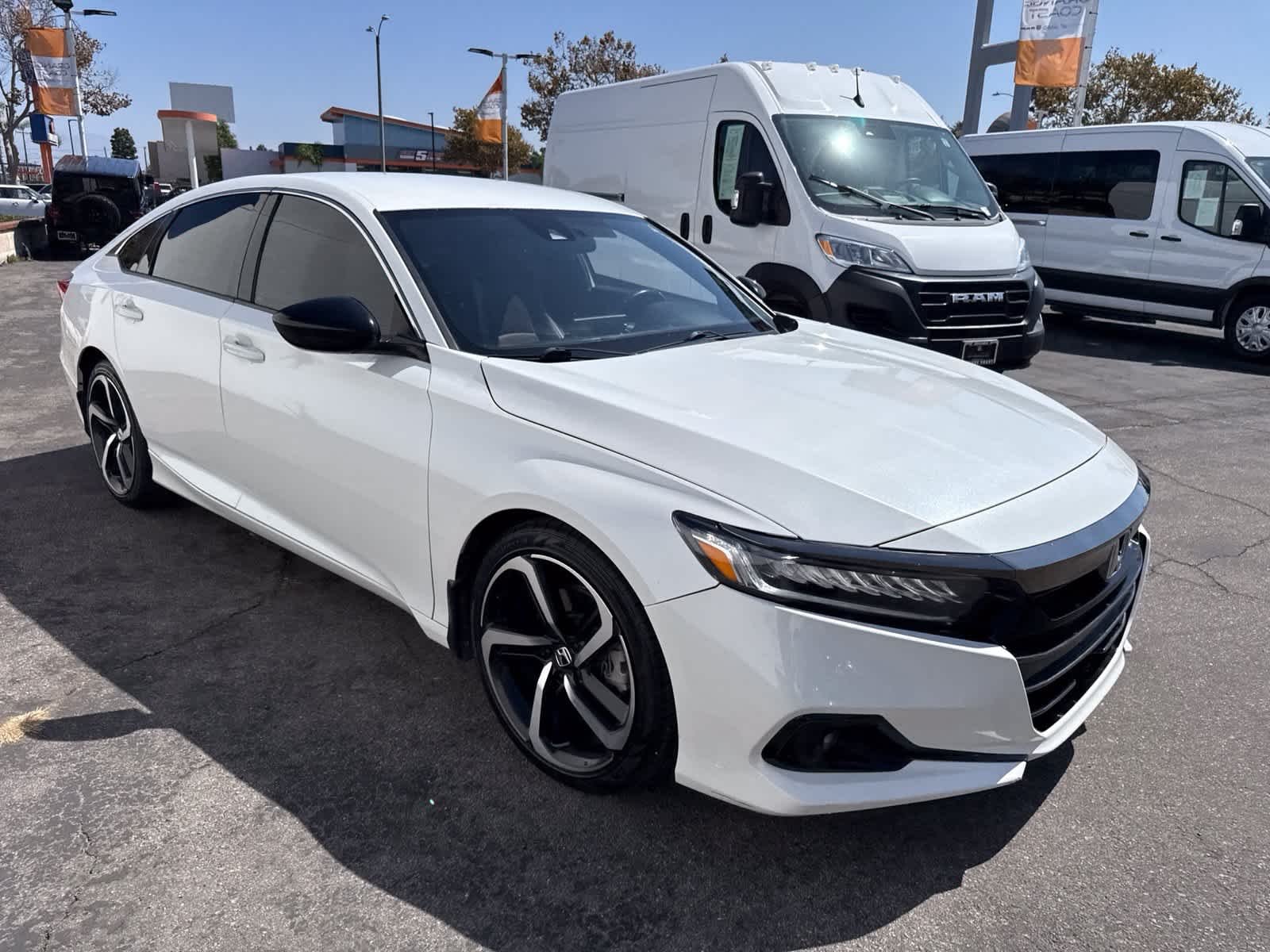 Used 2022 Platinum White Pearl Honda Sport image 9