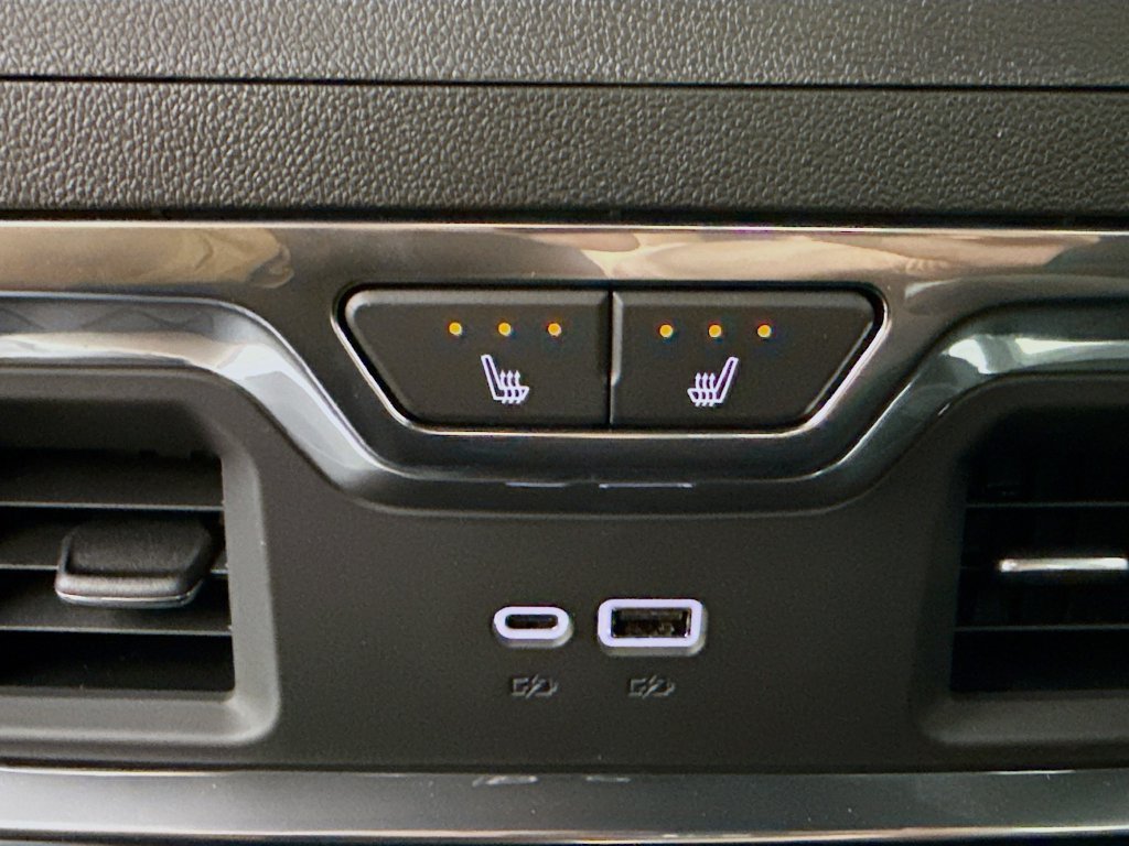 New 2026 Polar White Tricoat Chevrolet High Country image 26