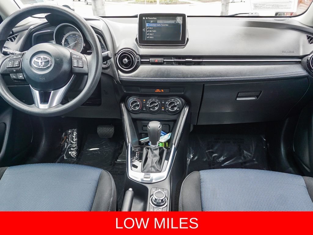 Used 2018 Black Toyota Base image 14