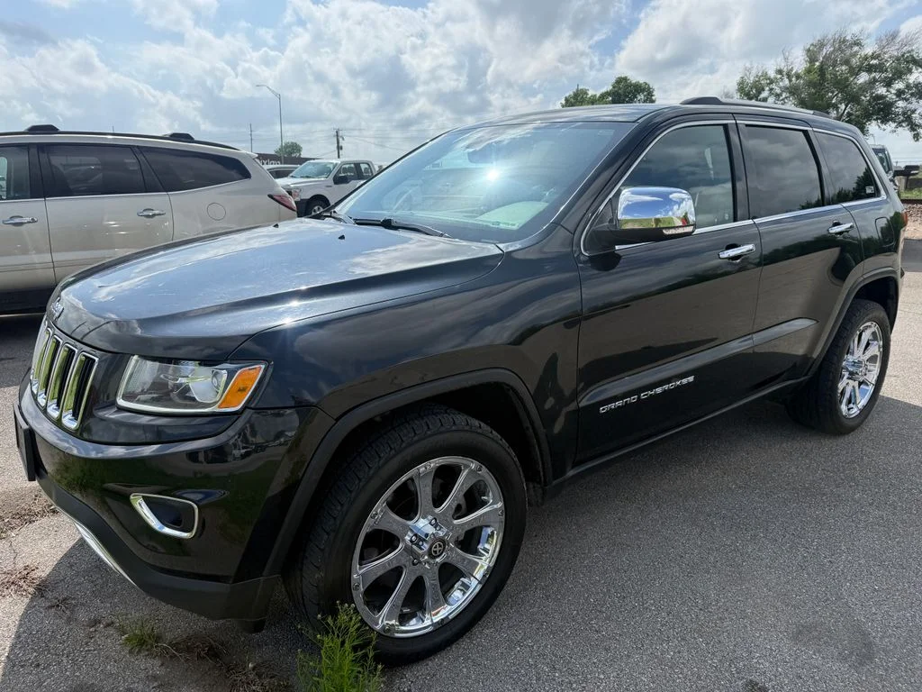 Used 2014 Black Jeep Limited image 13