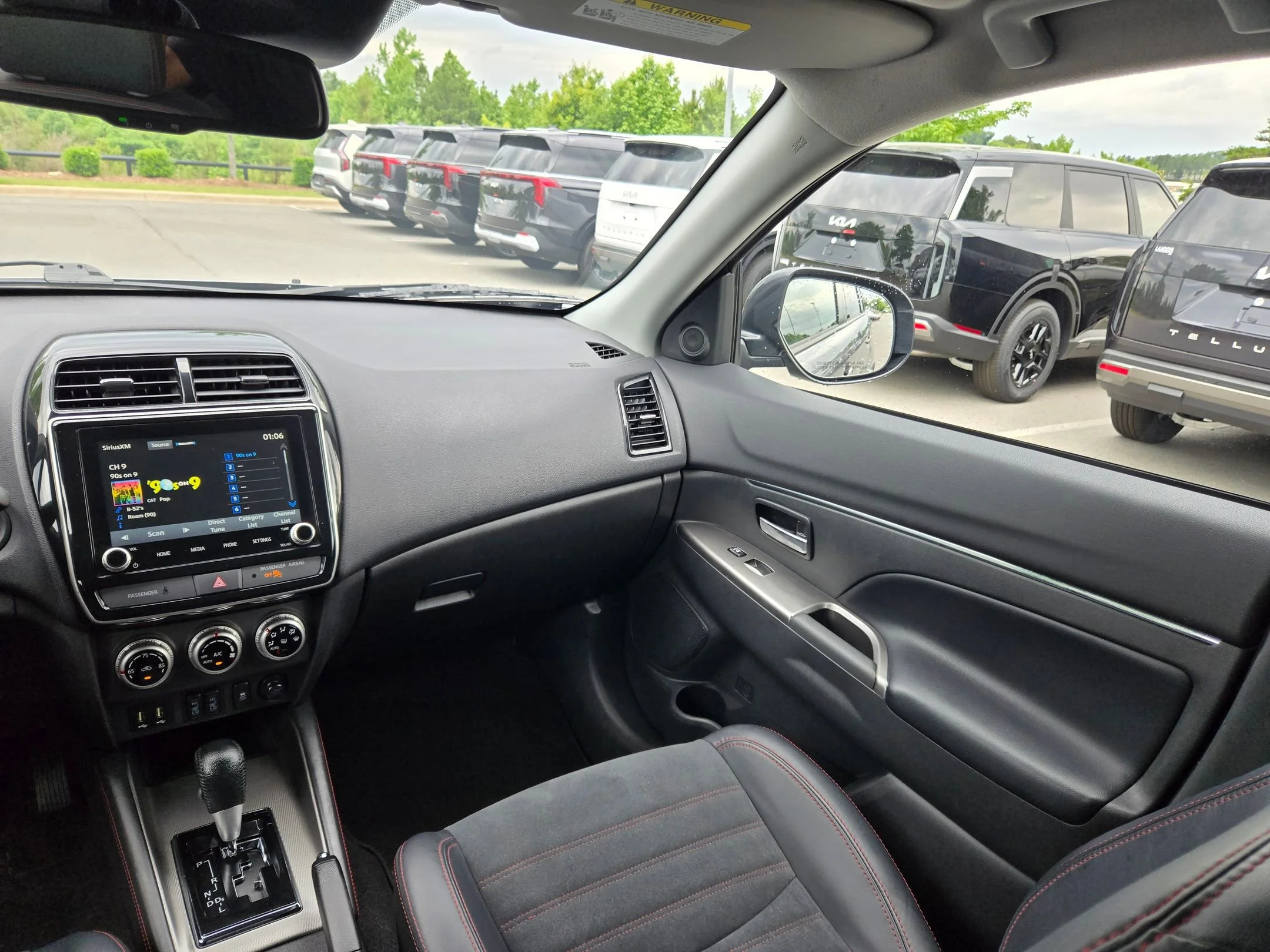 Used 2024  Mitsubishi SE image 11