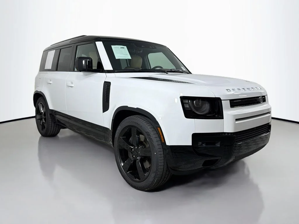 New 2026 Fuji White Land Rover X-Dynamic SE image 3