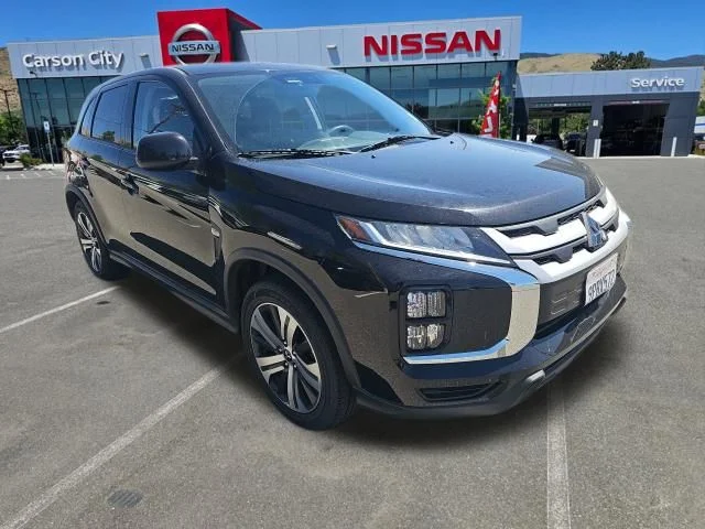 Used 2024 Silver Mitsubishi  image 5