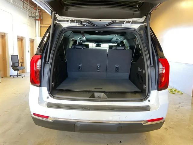 New 2026 White GMC Elevation image 21