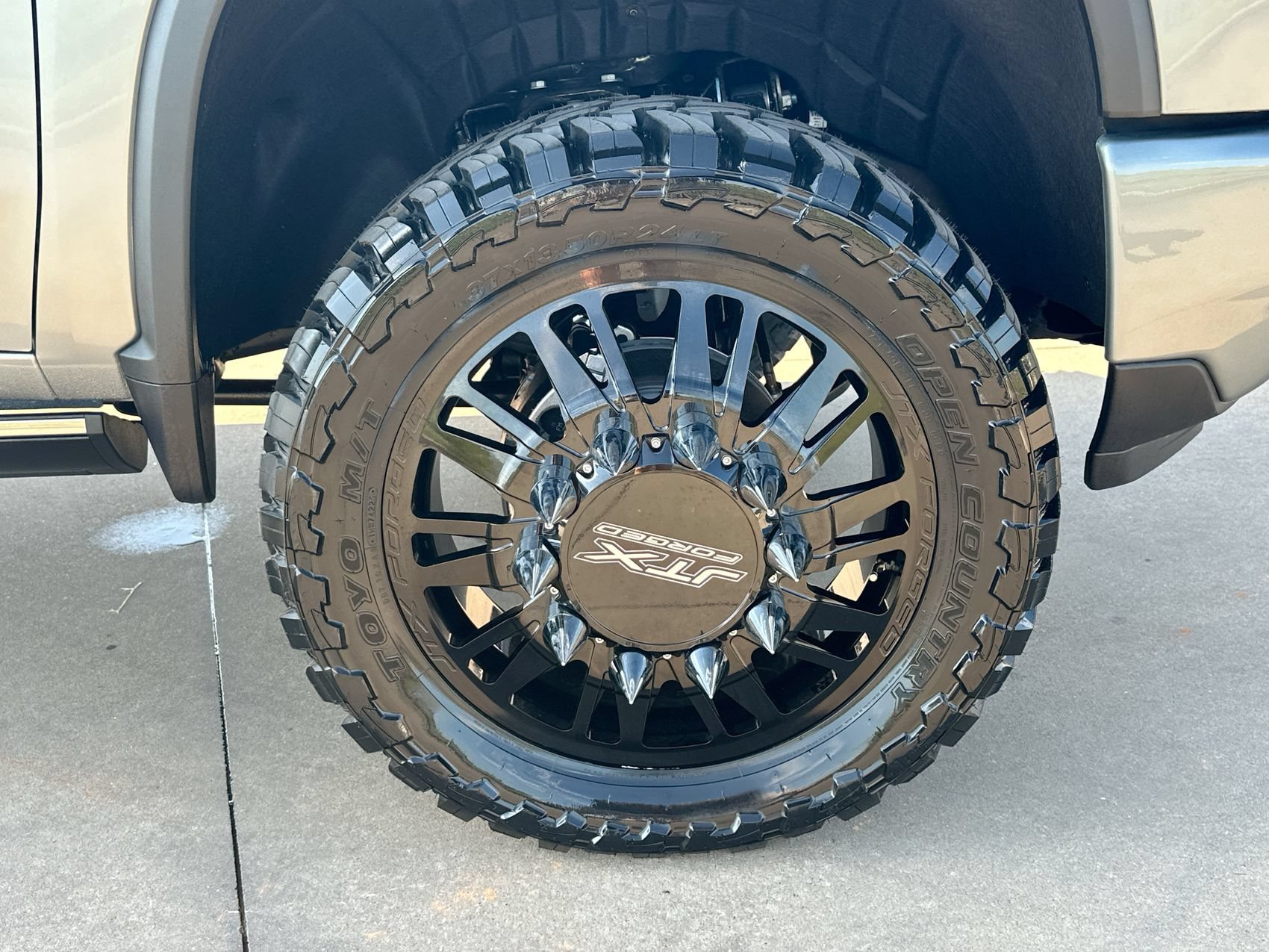New 2026 Sterling Gray Metallic Chevrolet High Country image 10