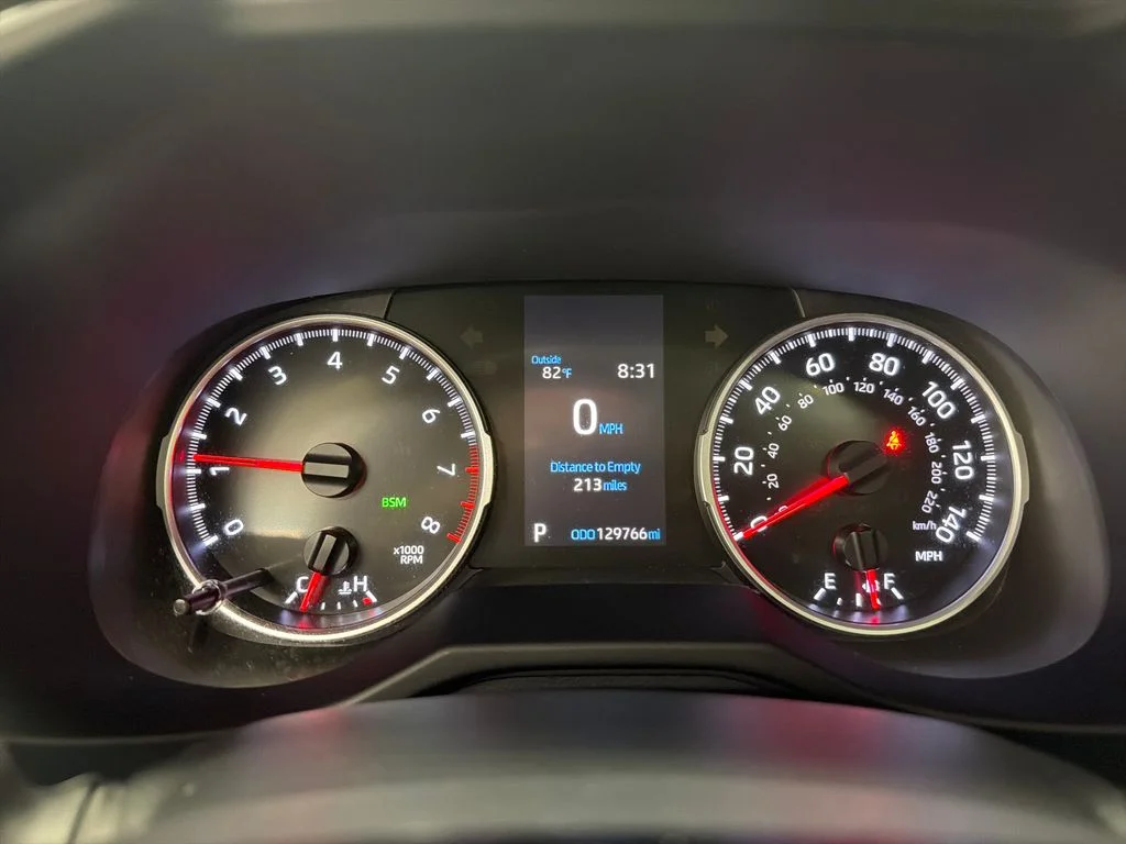 Used 2021 Gray Toyota XLE Premium image 22