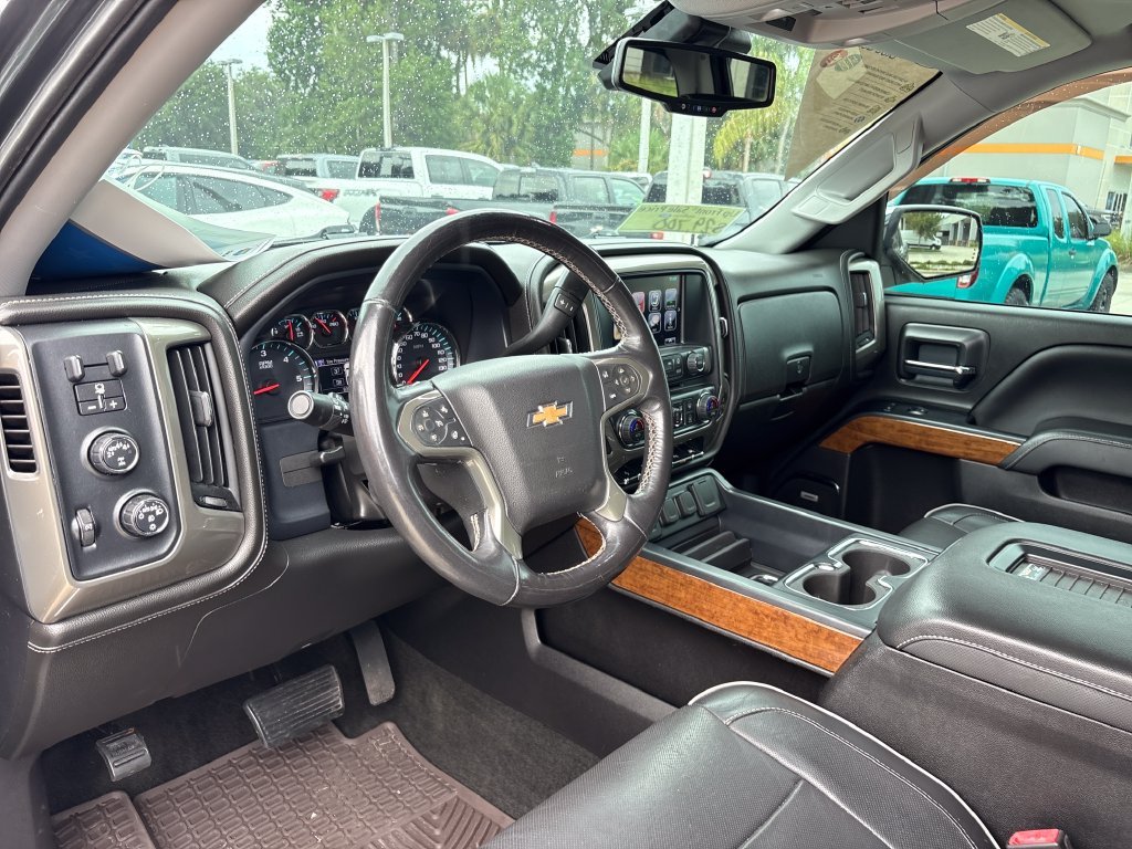 Used 2018 Gray Chevrolet High Country image 4