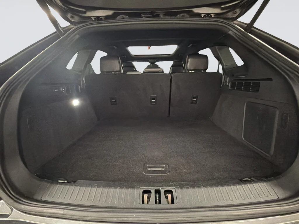 Used 2017 Gray Lincoln Reserve image 29