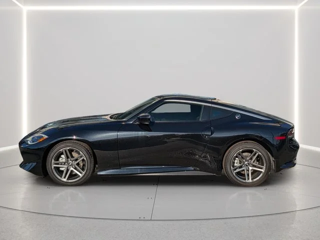 New 2027 Black Diamond Pearl Nissan Sport image 4