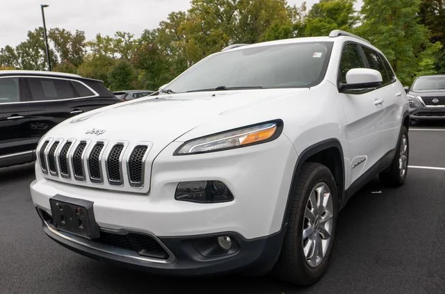 Used 2017 Bright White Clearcoat Jeep Limited image 1