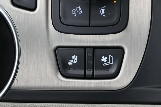 Used 2023 SUMMIT WHITE GMC Denali image 20