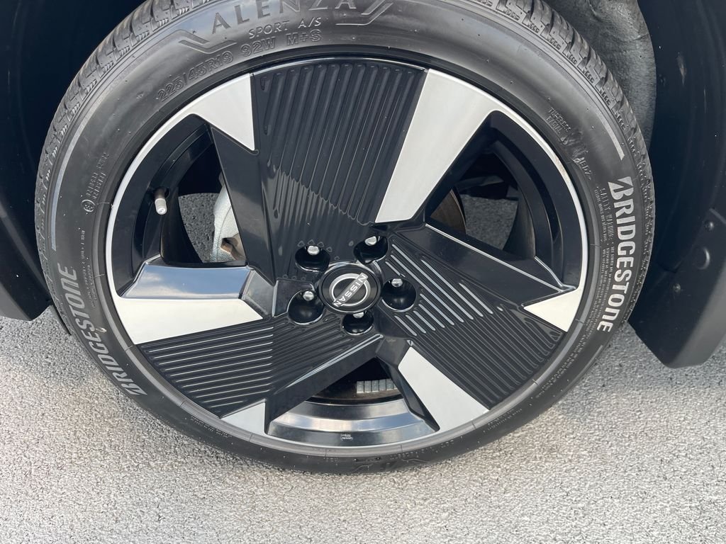 Used 2025 White Nissan SR image 10