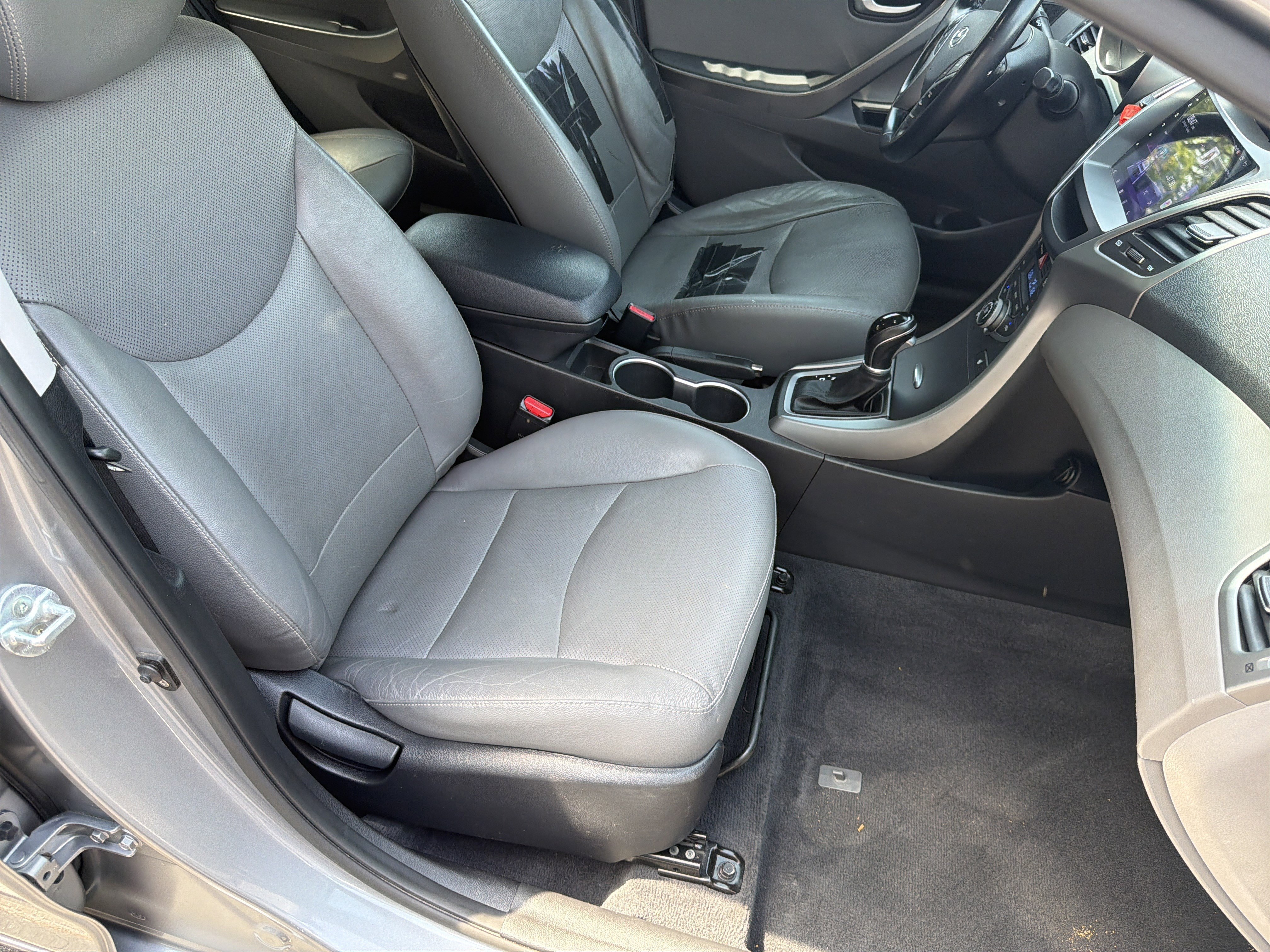 Used 2014 Titanium Gray Metallic Hyundai Limited image 16