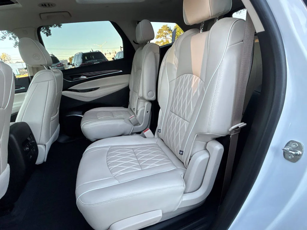 Used 2023 White Buick Avenir image 28