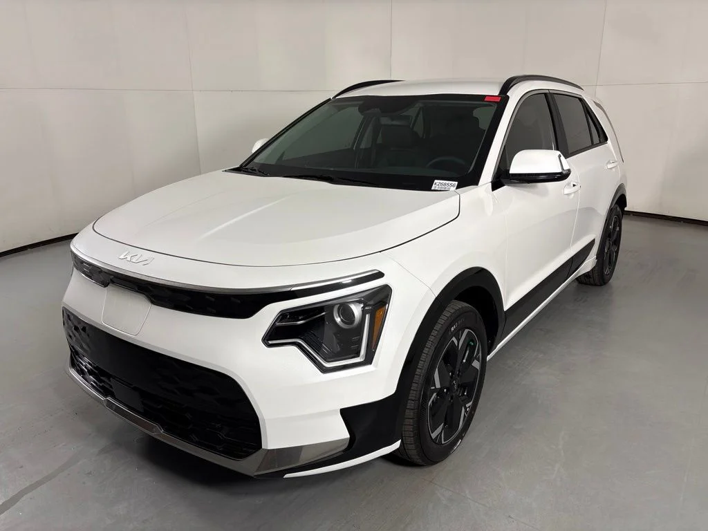 New 2026 Snow White Pearl Kia WIND image 4