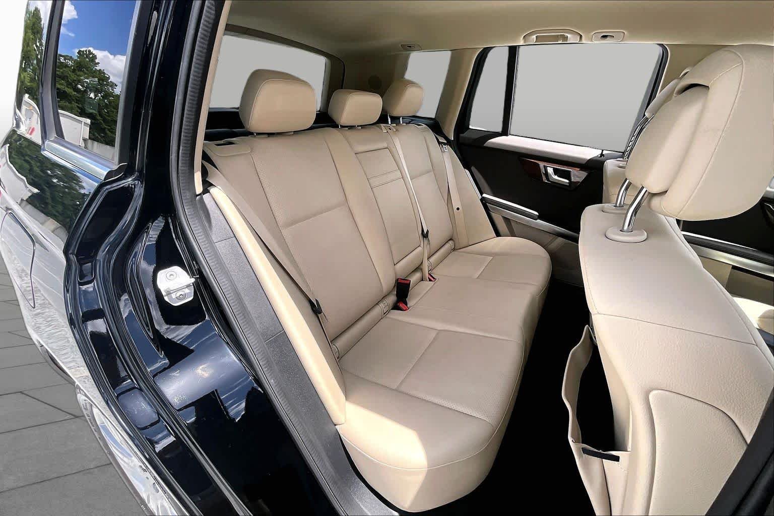 Used 2014 Obsidian Black Metallic Mercedes-Benz GLK 350 image 19