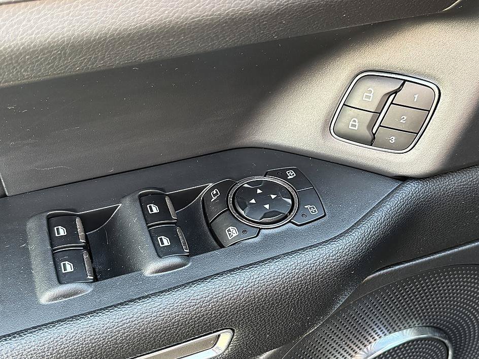 Used 2024 Gray Metallic Ford XLT image 18