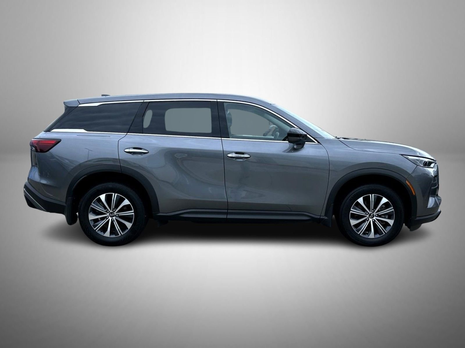 Certified Used 2025 Gray INFINITI PURE image 4