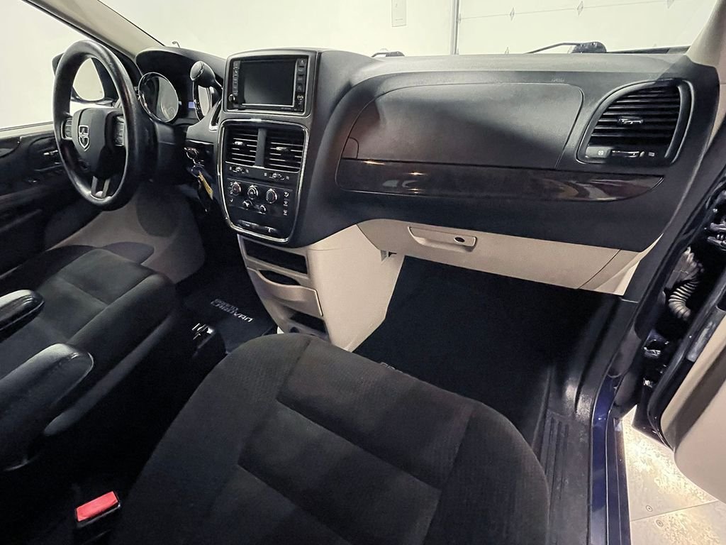 Used 2017 Blue Dodge SE image 26