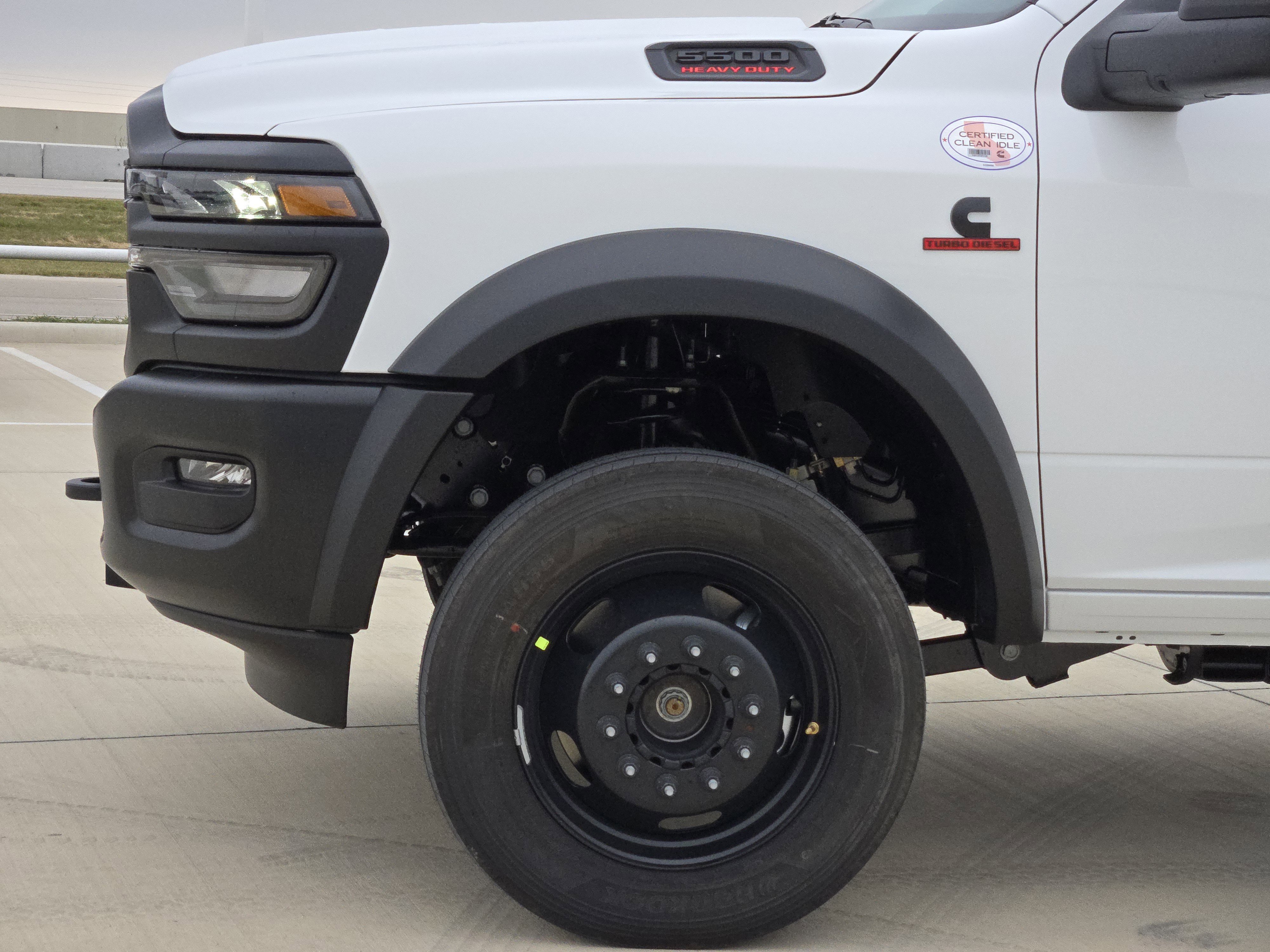 New 2026 Bright White Clear-Coat Exterior Paint RAM Tradesman image 6