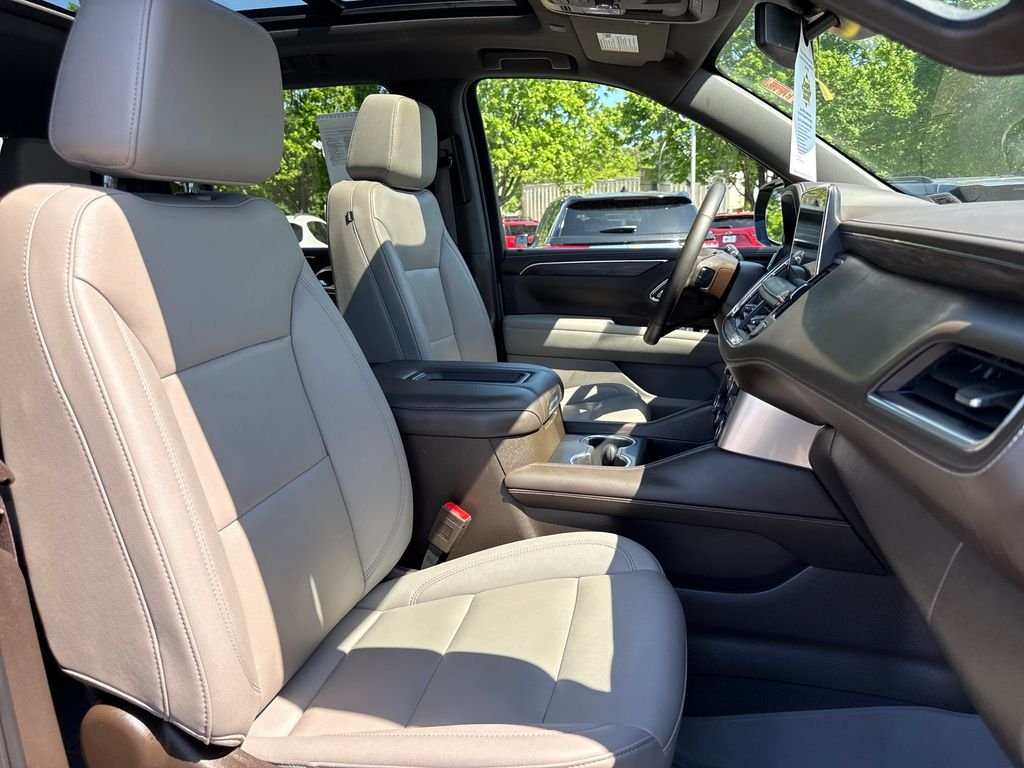 Used 2024 Blue Chevrolet Z71 image 27