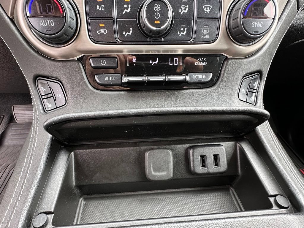 Used 2020 WHITE FROST TRICOAT GMC Denali image 37