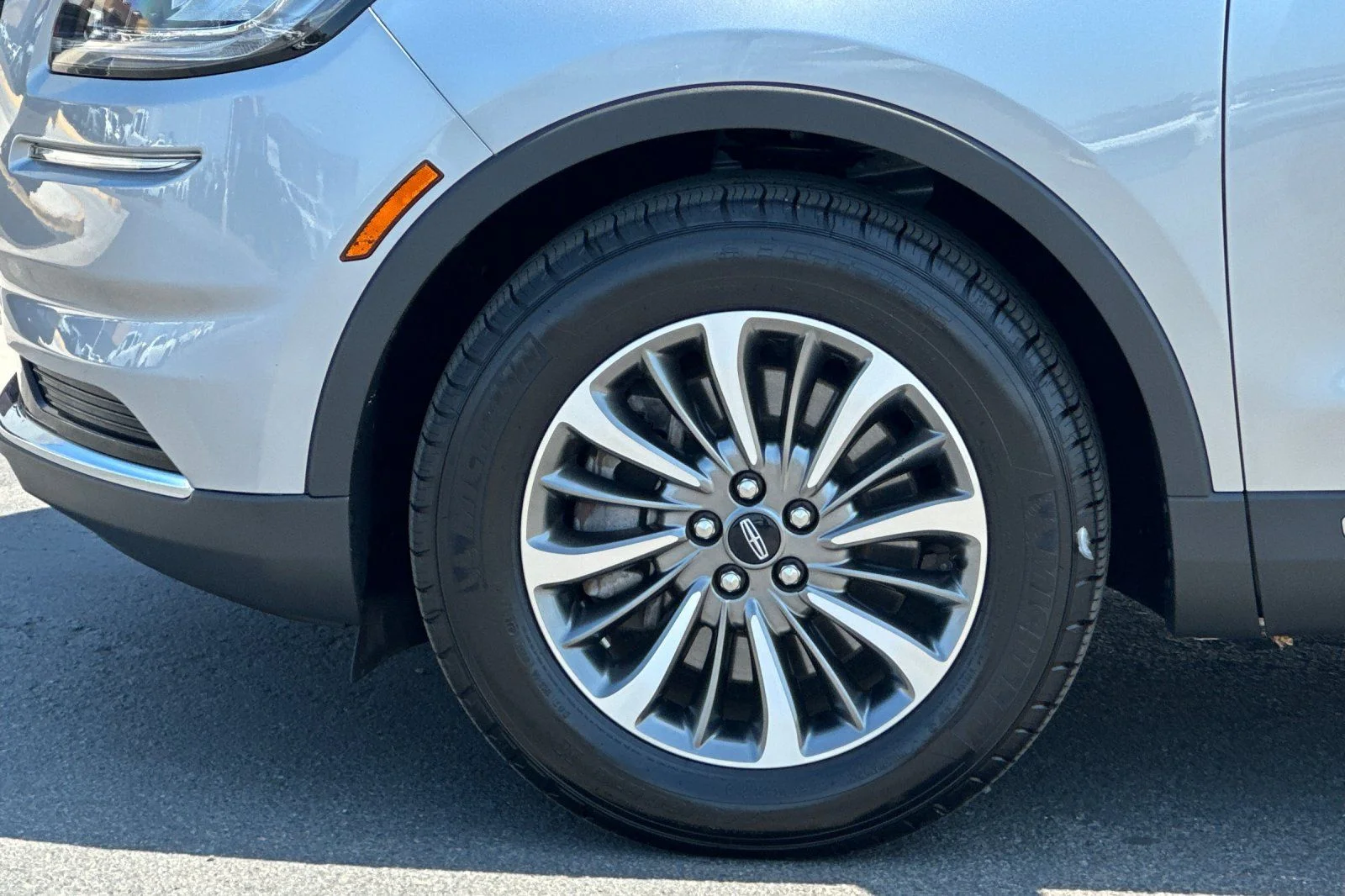 Used 2022 Silver Lincoln Standard image 26