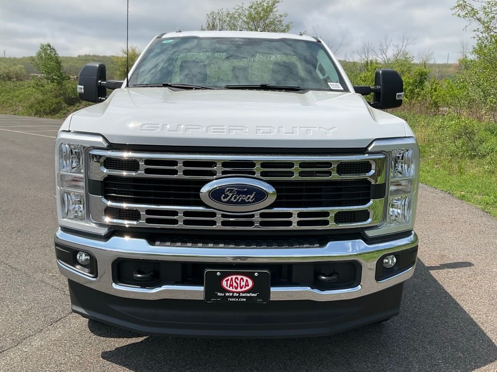2024 Ford F-350 Super Duty Chassis Cab XL - Photo 24